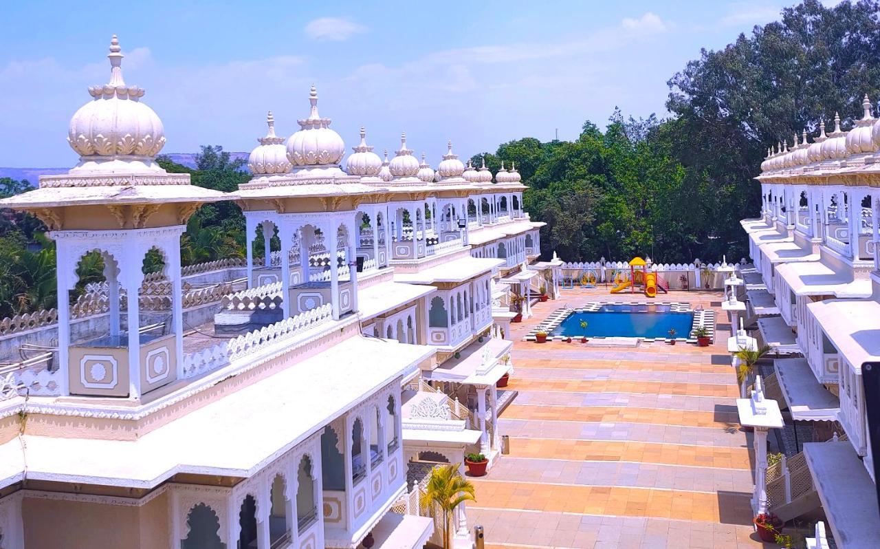 Hotel Gautam Lonavala Bagian luar foto