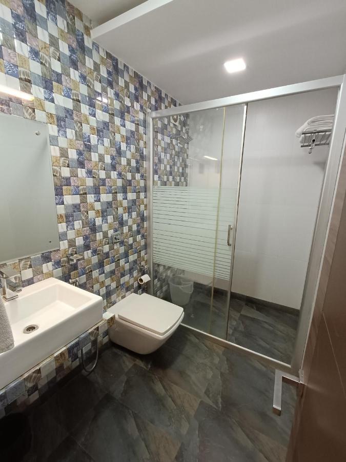 Hotel Gautam Lonavala Bagian luar foto
