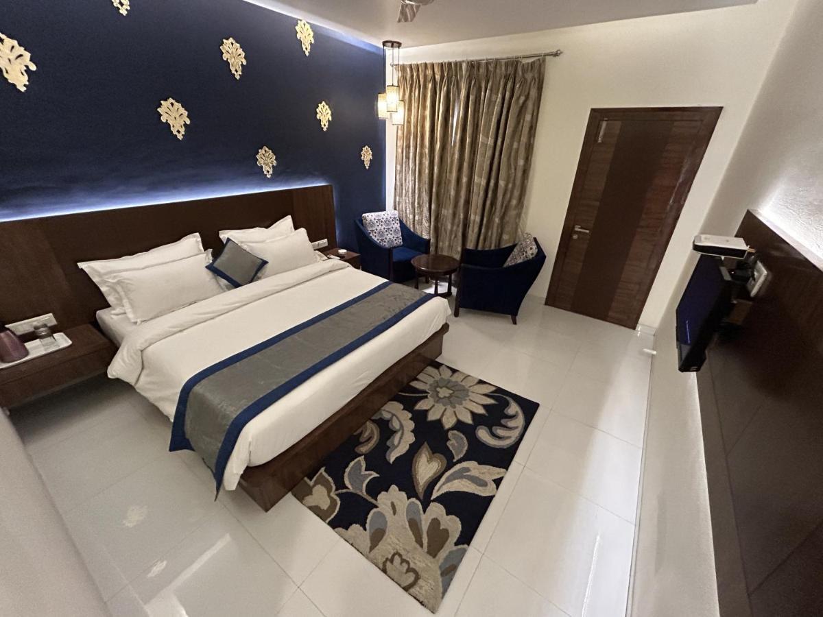 Hotel Gautam Lonavala Bagian luar foto